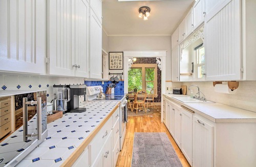 Ashford Cottage | Cozy 'black Bear Retreat' by Mount Rainier!