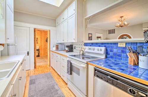 Ashford Cottage | Cozy 'black Bear Retreat' by Mount Rainier!