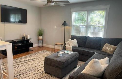 Wilmington House | Cozy Blue Bungalow Walk Downtown! Free parking!