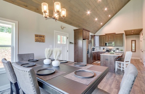 Blairsville Cabin | Cozy Blue Ridge Cabin: Game Room & Mountain Views
