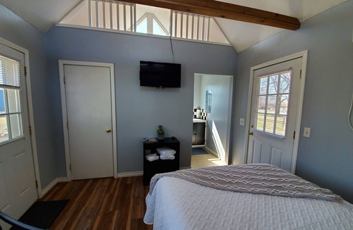 Dexter Cottage | Cozy Bluebird Cabin!