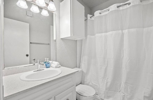 Milwood Apartment | Cozy BoHo 2bd Apartment - Cedar Park/North Austin