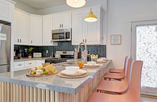 Sherman Heights House | Cozy Boho Bungalow Near Downtown with Spa