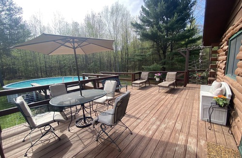 Lyndon Station Cabin | Cozy Boho Cabin with POOL!