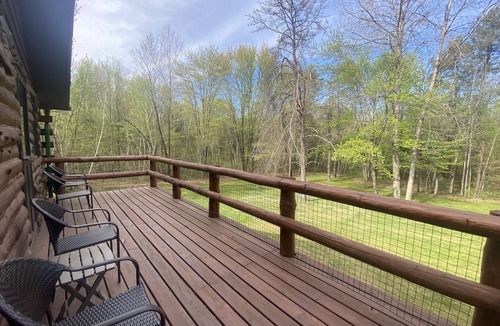 Lyndon Station Cabin | Cozy Boho Cabin with POOL!