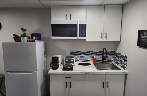 Winnipeg House | Cozy Bonavista Suite + Private Entry + Parking