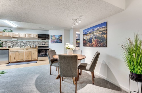 Gunbarrel House | Cozy Boulder Basement Unit: Upscale Outdoor Space!