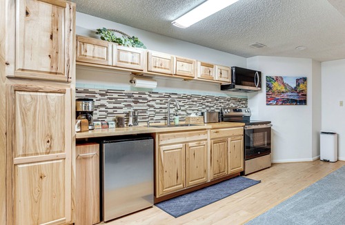 Gunbarrel House | Cozy Boulder Basement Unit: Upscale Outdoor Space!
