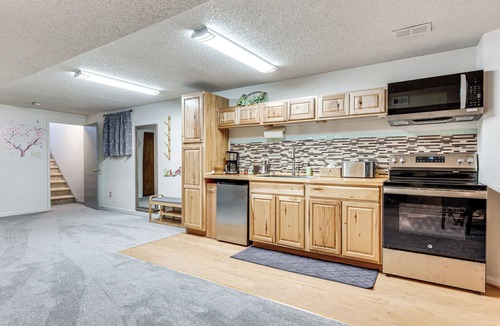Gunbarrel House | Cozy Boulder Basement Unit: Upscale Outdoor Space!