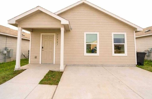 Southside House | Cozy BR 2BA Home w/AC - Perfect for Families - San Antonio