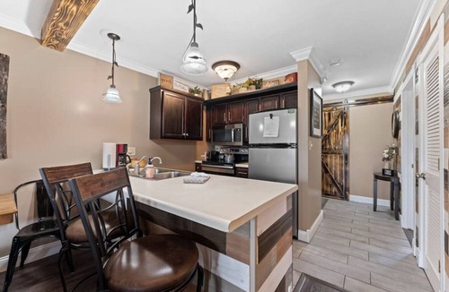 Notch Estates Apartment | Cozy Branson Condo with Free attraction Tickets! Easy Walk-In Access & Close to Attractions!