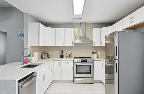 Mesquite House | Cozy & Bright, 4 Bedrooms, Pool, Mins to Attractions
