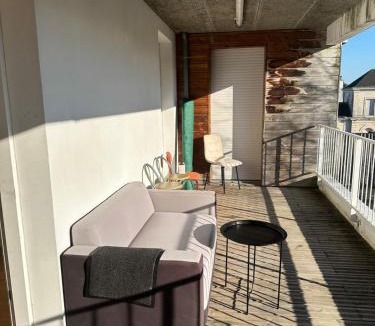 Thouare-sur-Loire Apartment | Cozy bright apartment