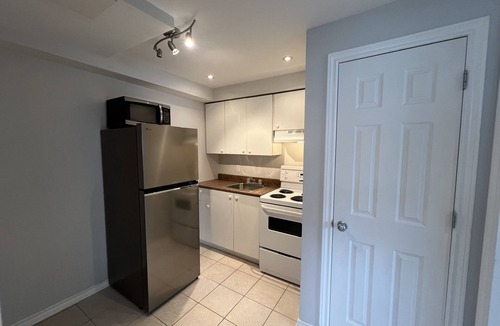 Ahuntsic-Cartierville Apartment | Cozy & Bright Comfortable Basement Suite