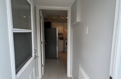 Ahuntsic-Cartierville Apartment | Cozy & Bright Comfortable Basement Suite