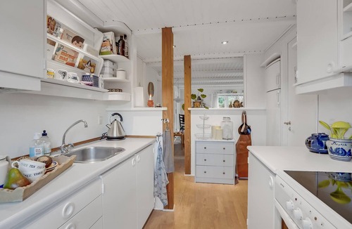 Remmer Strand House | Cozy, bright cottage with annex in a sheltered, naturally beautiful location.
