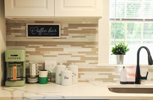 Westwood Apartment | Cozy & Bright Guest Unit