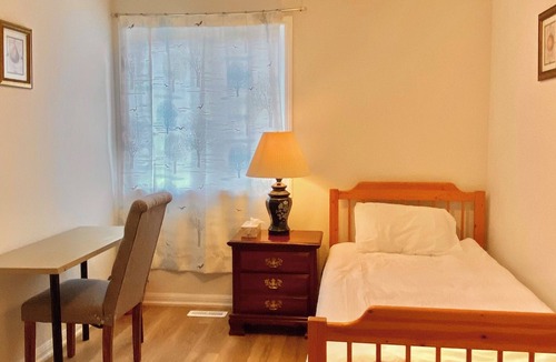 Milton House | Cozy Bright Home in Milton