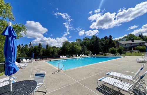 Bromley Mountain Apartment | Cozy Bromley Retreat