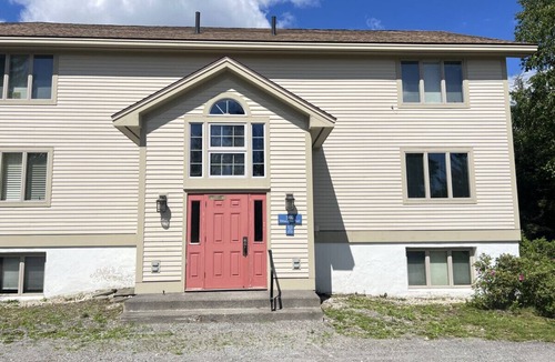 Bromley Mountain Apartment | Cozy Bromley Retreat