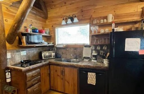Compton Cabin | Cozy Buffalo River Cabin Getaway with hot tub!