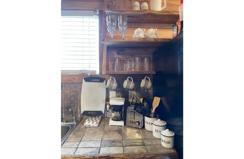 Compton Cabin | Cozy Buffalo River Cabin Getaway with hot tub!
