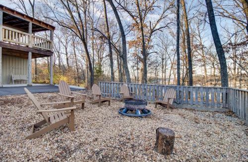 Bull Shoals House | Cozy Bull Shoals Condo Getaway ~ 1 Mi to Lake!