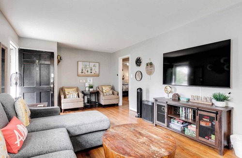 Richmond House | Cozy Bungalow | 3 Parking Spots | Fully Fenced Yard