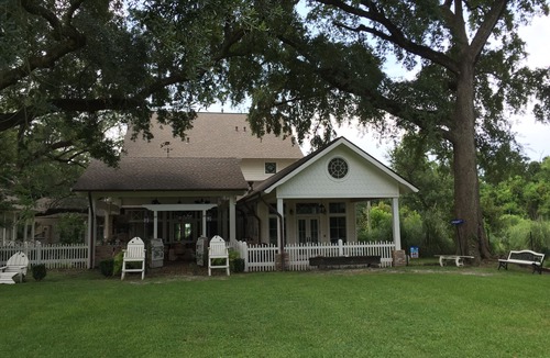 Long Beach House | Cozy bungalow charm!