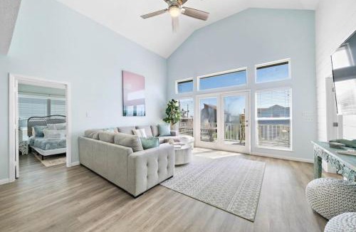 Isla Del Sol House | Cozy bungalow close to the beach with fire pit