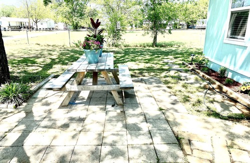 Graford House | Cozy Bungalow, close to the lake.