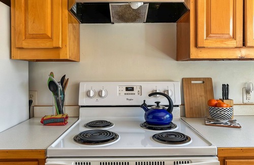 Hillsborough House | Cozy Bungalow in Historic West Hillsborough