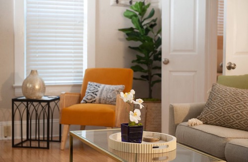 Decatur House | Cozy Bungalow in Historic District