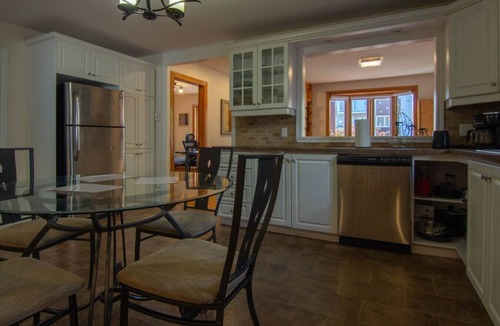 Longueuil House | Cozy Bungalow Longueuil | 3 BR | 6 pers