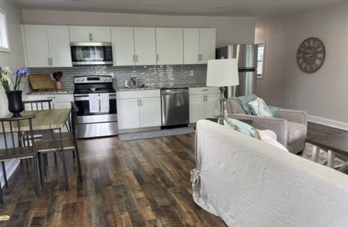 Wilmington House | Cozy bungalow w/deck- 5 minutes from Riverfront