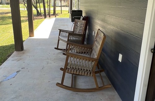 Brookeland House | Cozy bunk house minutes from boat ramp