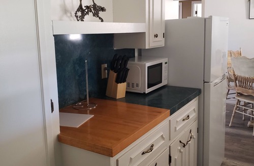 Chalk House | Cozy Bunkhouse in Paducah,Texas. Pet Friendly!