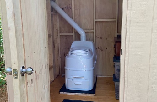 Lake of Bays Cabin | Cozy Bunkie for two!