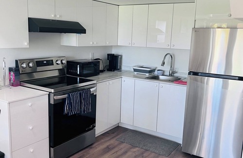 Bradford Apartment | Cozy 2-Bedroom Suite! Free Parking