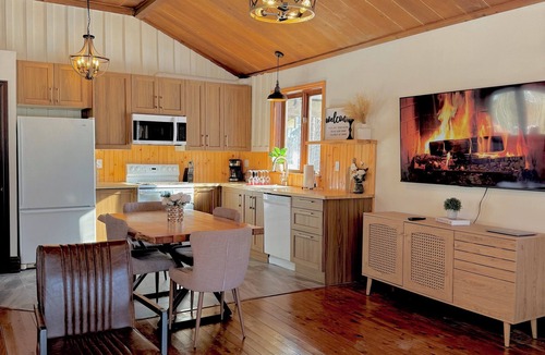 Bradford West Gwillimbury Cabin | Cozy cabin near Toronto