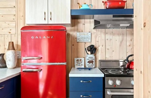 Gloucester County Cabin | Cozy Cabin Escape with River Views & Firepit