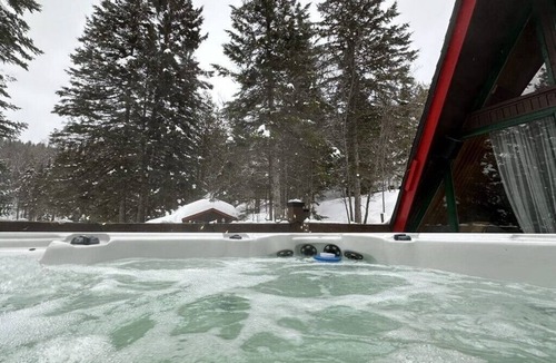 Sainte-Emelie Ski Chalet | Cozy Chalet O’Ptit Ruisseau, Nature, Spa, Relaxation
