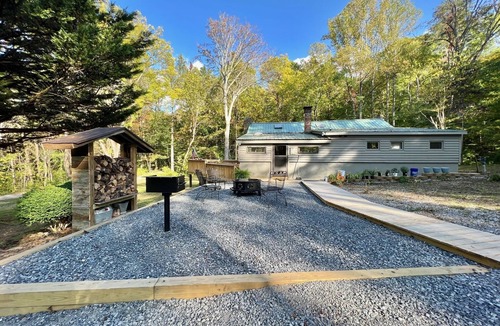 Peaks Cabin | Cozy Cabin Natural Bridge VA
