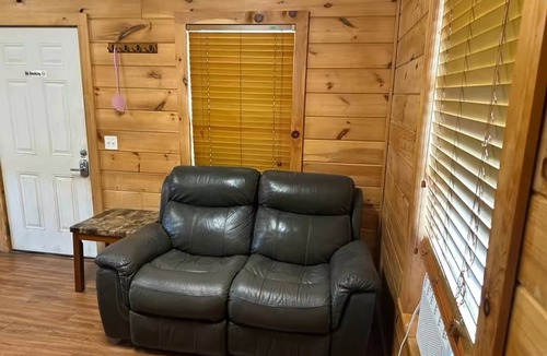 Tichnor Cabin | Cozy Cabin #2 Near Lake Merrisach in Tichnor AR