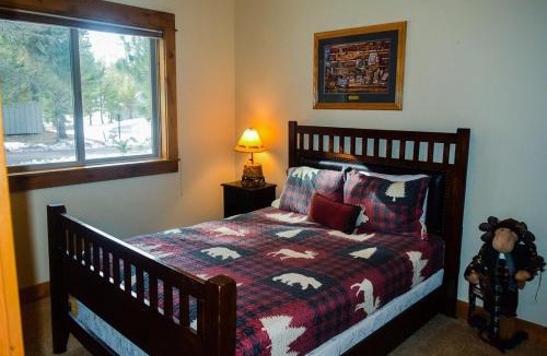 Deer Park House | Cozy Cabin 5 mins to SHARC