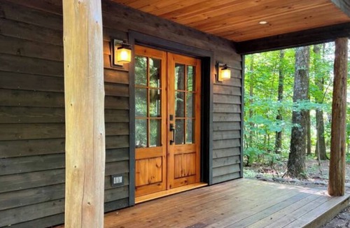 New Paltz Cabin | Cozy cabin adjacent to Mohonk Preserve, wifi, AC, and detached studio building