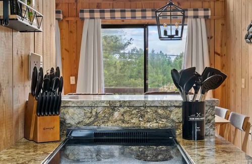 Six Mile Cabin | Cozy Cabin at Lake Keowee