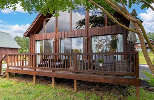 Six Mile Cabin | Cozy Cabin at Lake Keowee