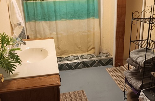 Eastland Cabin | Cozy cabin at Lake Leon. Perfect for fisherman or lake enthusiasts