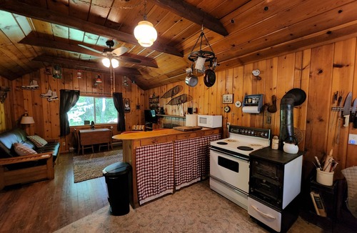 Loon Lake Cabin | Cozy cabin at the lake